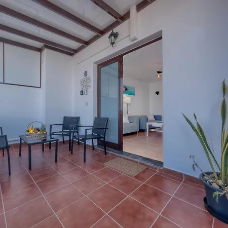 Semesterbostad Casita Luisa - Ping Pong And 300m To The By Lanzarote La Santa