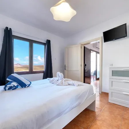 Дом отдыха Casita Luisa - Ping Pong And 300m To The By Lanzarote *